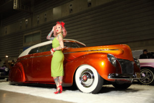 Our Babe Of The Month: Meet The Positively Purrr-Fect Miss Alice Meow