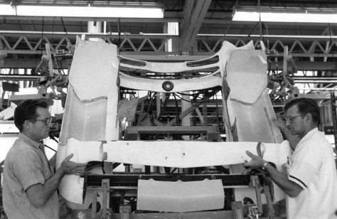 corvette-chronicles-the-hand-built-split-window-coupe-corvettes-2019-12-03_19-47-15_298784