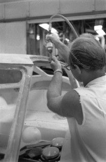 corvette-chronicles-the-hand-built-split-window-coupe-corvettes-2019-12-03_19-47-56_805232