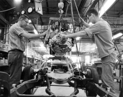 corvette-chronicles-the-hand-built-split-window-coupe-corvettes-2019-12-03_19-50-13_087066