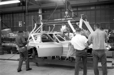 corvette-chronicles-the-hand-built-split-window-coupe-corvettes-2019-12-03_19-50-31_248527