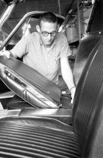 corvette-chronicles-the-hand-built-split-window-coupe-corvettes-2019-12-03_19-51-25_314776