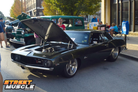 masses-of-street-muscle-gather-at-the-route-66-mother-road-festival-2019-12-21_18-34-46_051397