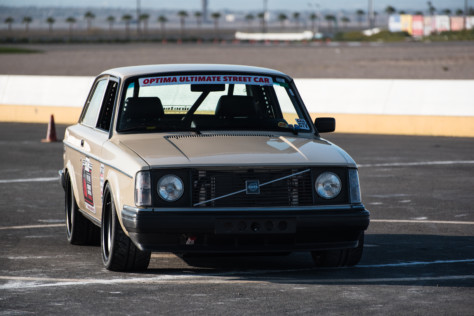 meet-sean-fogli-and-his-ls-swaped-1983-volvo-240-2019-12-06_19-10-14_044662