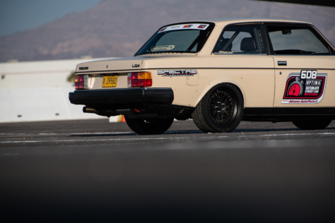 meet-sean-fogli-and-his-ls-swaped-1983-volvo-240-2019-12-06_19-10-59_213348