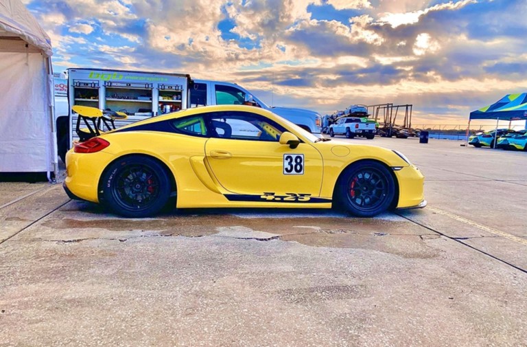 Video: 4.2-Liter Porsche Cayman Burns Ferraris And More At Daytona