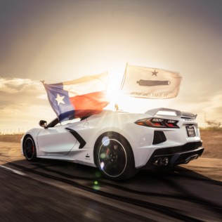 hennessey-breaks-the-200-mph-barrier-with-modified-c8-corvette-2020-05-19_16-27-07_252377