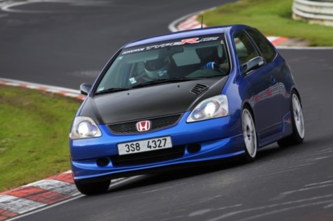 Video: Sorted Civic Type R Hounds Nissan GT-R At The Nürburgring!