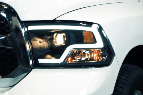Video: AnzoUSA Plank Projector Install For 2009-18 Ram 1500s