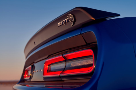 dodge-unveils-807-hp-2020-challenger-srt-super-stock-2020-07-02_17-53-19_279021