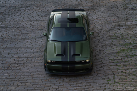 dodge-unveils-807-hp-2020-challenger-srt-super-stock-2020-07-02_17-54-02_654325