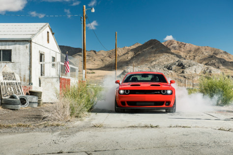 dodge-unveils-807-hp-2020-challenger-srt-super-stock-2020-07-02_17-56-11_189365
