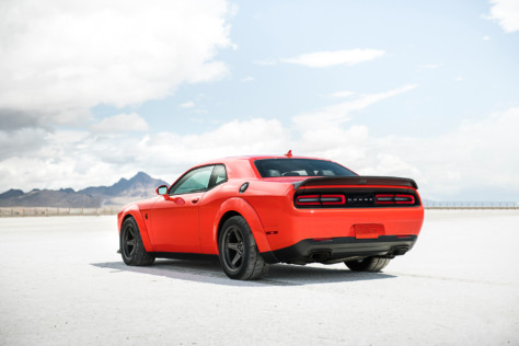 dodge-unveils-807-hp-2020-challenger-srt-super-stock-2020-07-02_17-56-45_915071