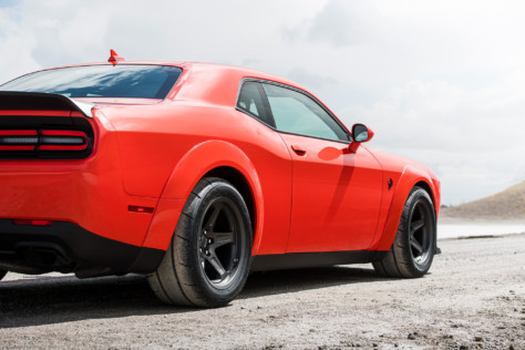 dodge-unveils-807-hp-2020-challenger-srt-super-stock-2020-07-02_17-56-51_928424