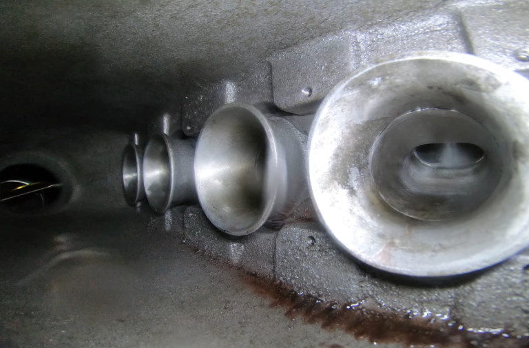 Video: A View From Inside The Intake Manifold At Wide Open Throttle