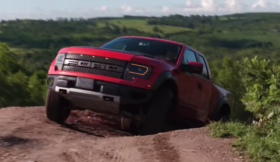 Video: Reviewing A High-Mileage 2010 Raptor In The Dirt