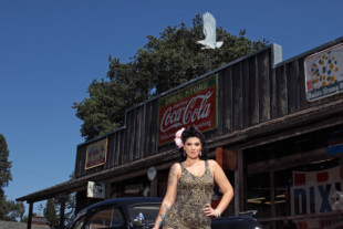 Babe of the Month: The Mezmerizing Miss Siren Sin