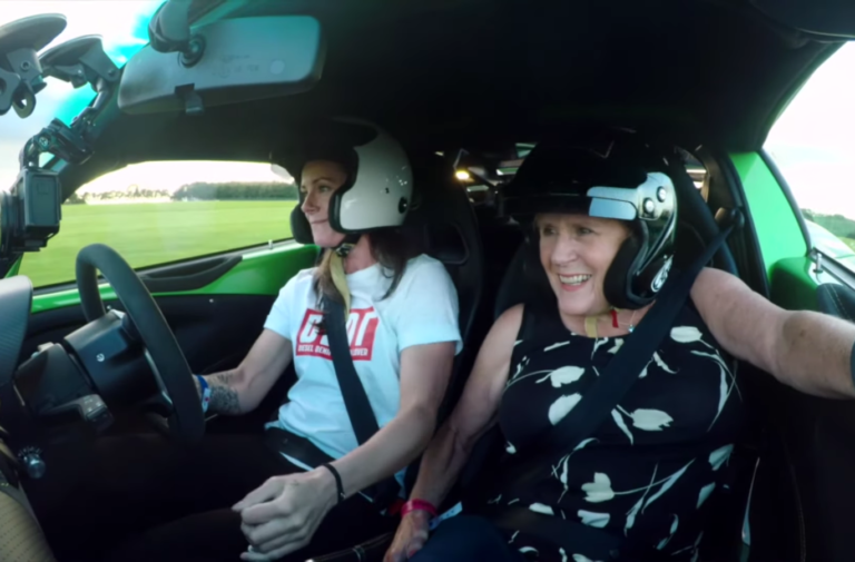 Video: Scaring Mom In A Lotus Exige Cup 430 At Cadwell Park!
