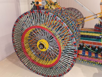 australia-man-builds-life-size-hot-rods-out-of-1000s-of-knex-2021-01-14_15-33-29_025671