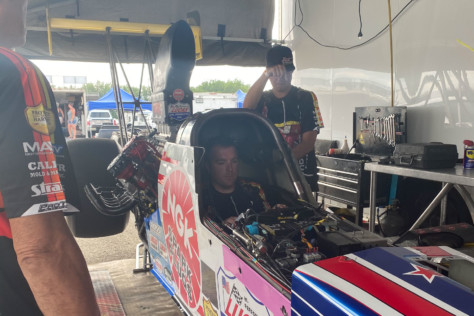 behind-the-scenes-what-it-takes-to-race-an-afuel-dragster-2021-01-22_13-37-24_719325