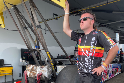 behind-the-scenes-what-it-takes-to-race-an-afuel-dragster-2021-01-22_13-37-38_186481