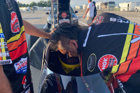 behind-the-scenes-what-it-takes-to-race-an-afuel-dragster-2021-01-22_13-37-51_676032