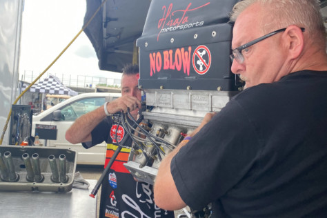 behind-the-scenes-what-it-takes-to-race-an-afuel-dragster-2021-01-22_13-38-01_720073