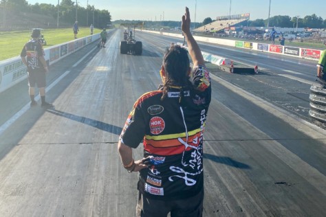 behind-the-scenes-what-it-takes-to-race-an-afuel-dragster-2021-01-22_13-38-08_571628
