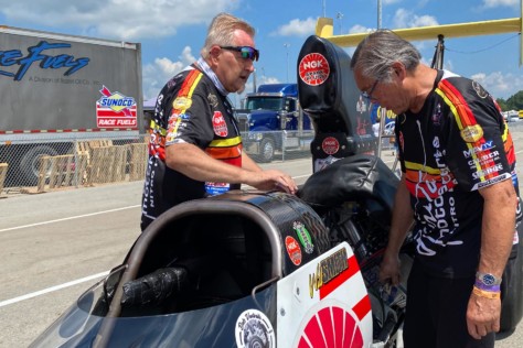behind-the-scenes-what-it-takes-to-race-an-afuel-dragster-2021-01-22_13-38-15_365643