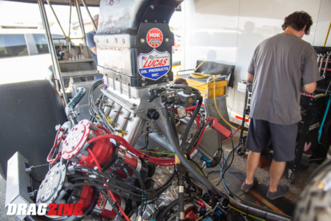 behind-the-scenes-what-it-takes-to-race-an-afuel-dragster-2021-01-22_13-38-56_084639