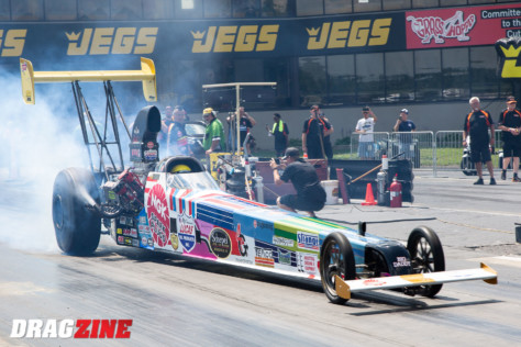 behind-the-scenes-what-it-takes-to-race-an-afuel-dragster-2021-01-22_13-39-36_422526