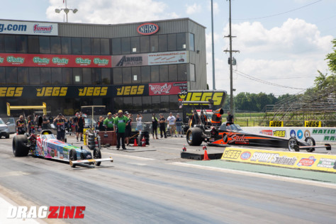 behind-the-scenes-what-it-takes-to-race-an-afuel-dragster-2021-01-22_13-39-43_236762