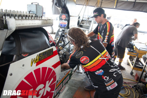 behind-the-scenes-what-it-takes-to-race-an-afuel-dragster-2021-01-22_13-40-43_930687