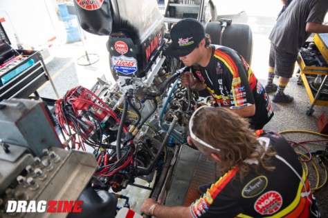 behind-the-scenes-what-it-takes-to-race-an-afuel-dragster-2021-01-22_13-40-47_198381