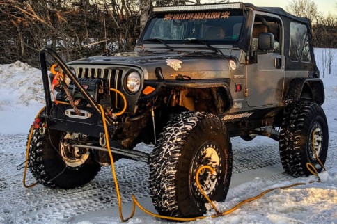 Video: 2003 Jeep Wrangler X "Pirateship” Takes On Snow