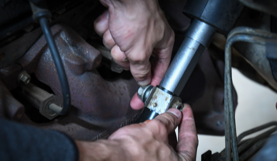 A Turn For The Better: Get Rid Of Steering Clunk In GM Truck