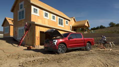 f-150-lightning-charges-into-the-future-as-all-electric-pickup-2021-05-19_13-26-39_988855