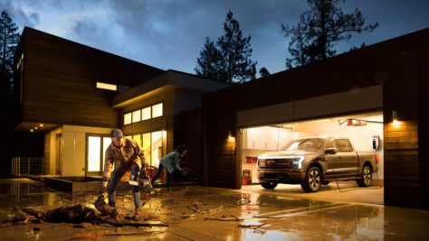 f-150-lightning-charges-into-the-future-as-all-electric-pickup-2021-05-19_13-26-50_610123