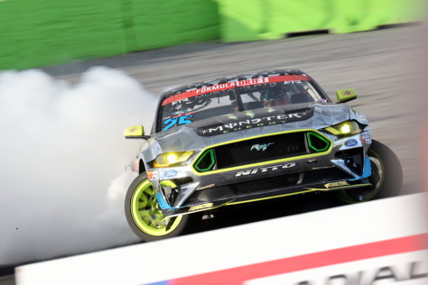 mustang-drivers-dominate-at-formula-drift-round-2-in-orlando-2021-05-24_14-16-42_477405