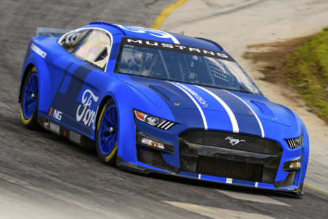 next-gen-nascar-mustang-more-closely-mimics-its-street-car-cousins-2021-05-05_13-15-12_618258