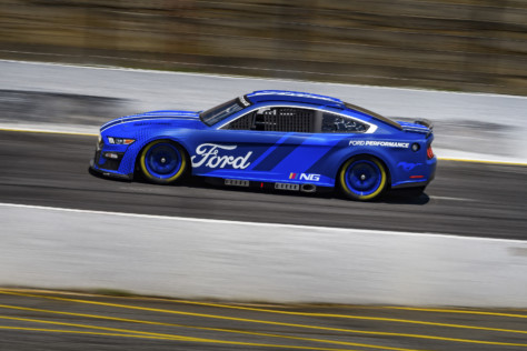 next-gen-nascar-mustang-more-closely-mimics-its-street-car-cousins-2021-05-05_13-15-22_867218