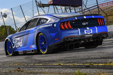 next-gen-nascar-mustang-more-closely-mimics-its-street-car-cousins-2021-05-05_13-15-58_081391