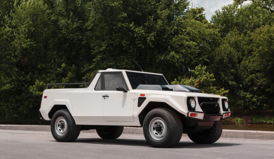 This Single Cab Lamborghini LM002 Is a Breath-Taking Render