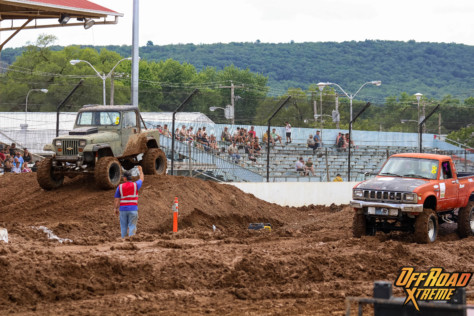 bloomsburg-4-wheel-jamboree-fueled-by-hundreds-of-truck-enthusiast-2021-07-30_13-26-21_119398