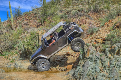 a-bulletproof-bombshell_jku-4x4-with-genright-offroad-elite-kit-2021-09-14_10-50-50_602649