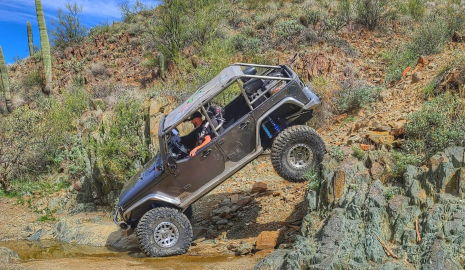 A Bulletproof @Bombshell_jku 4x4 With Genright Offroad Elite Kit