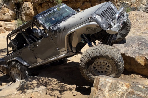 a-bulletproof-bombshell_jku-4x4-with-genright-offroad-elite-kit-2021-09-14_10-52-15_655672