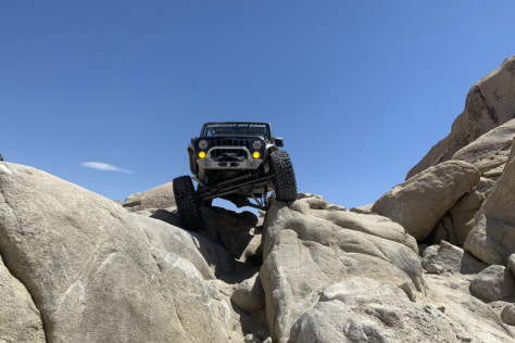 a-bulletproof-bombshell_jku-4x4-with-genright-offroad-elite-kit-2021-09-14_10-53-48_960105