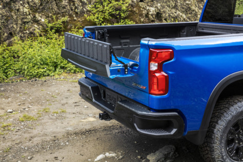 zr2-flagship-revealed-in-all-new-2022-chevrolet-silverado-lineup-2021-09-09_13-04-36_114457
