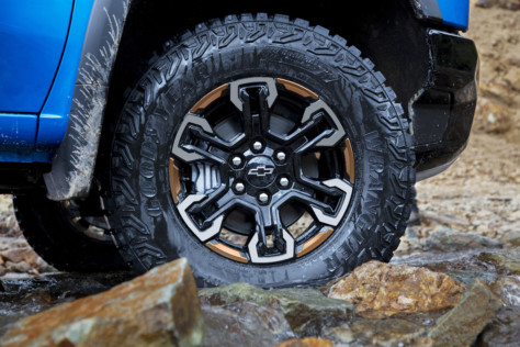 zr2-flagship-revealed-in-all-new-2022-chevrolet-silverado-lineup-2021-09-09_13-05-09_828427